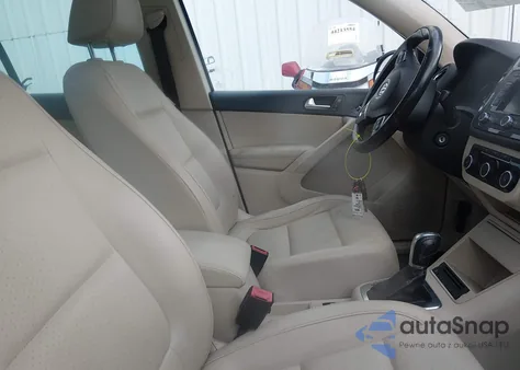 2012 Volkswagen Tiguan Se z USA, uszkodzony, nr VIN WVGBV7AX2CW596336